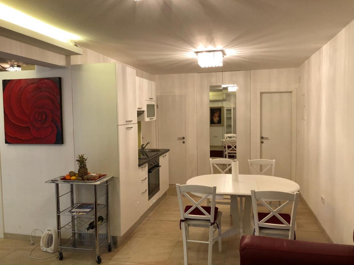 Guest House Valerija Ičići Buitenkant foto