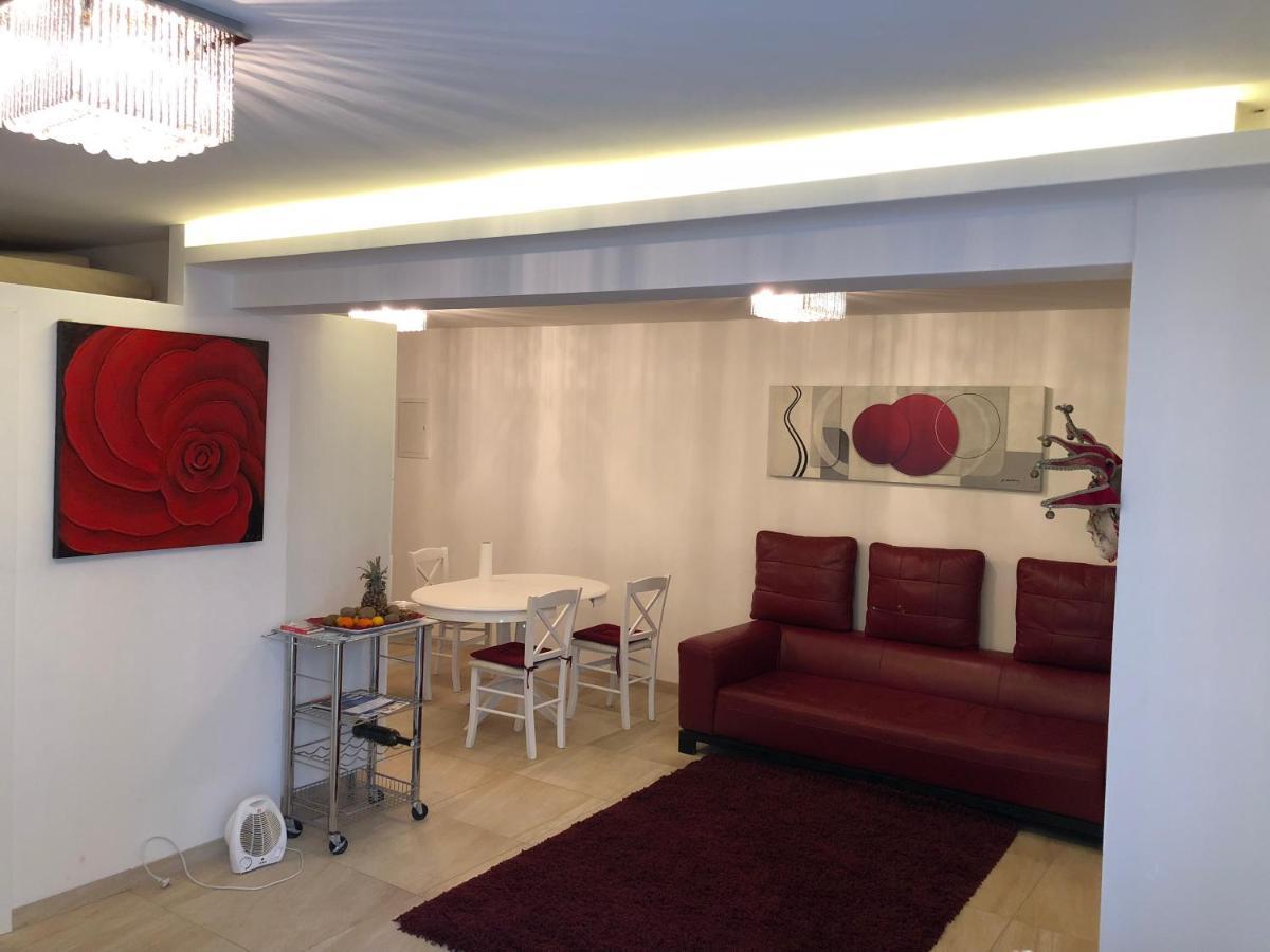Guest House Valerija Ičići Buitenkant foto
